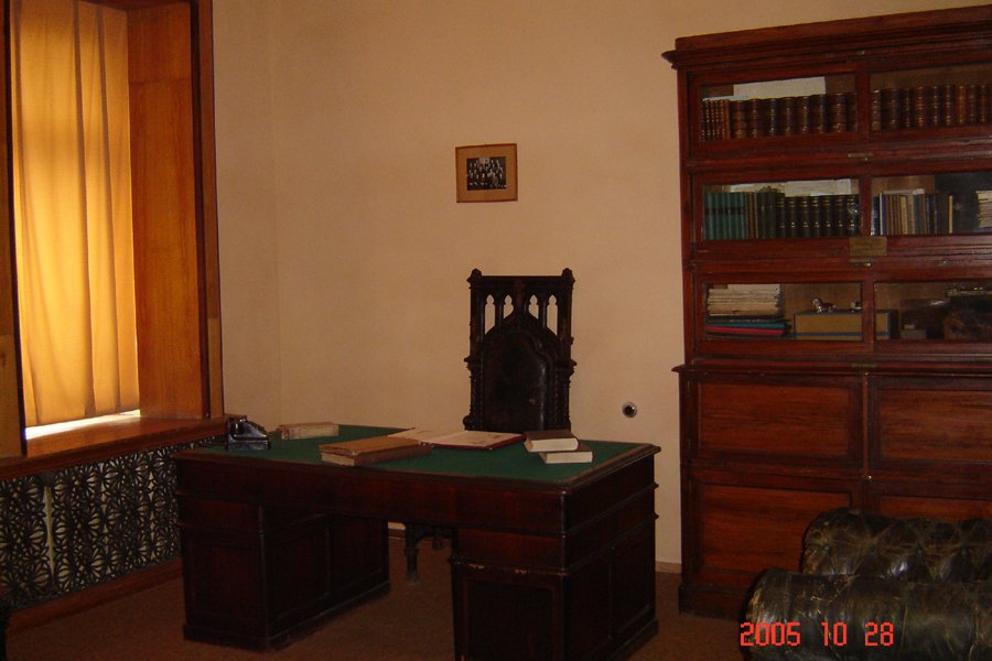 Levon's Desk